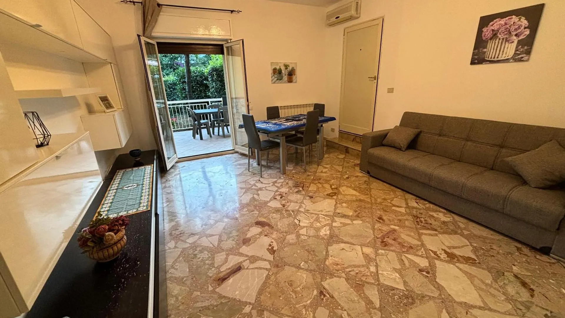 Apartment Mondello21 - Holidayhome Palermo Italy